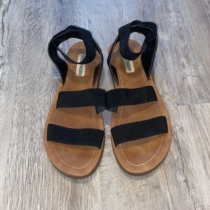 Steve Madden black sandals